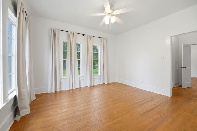5109 Polk Street, Houston, TX 77023
