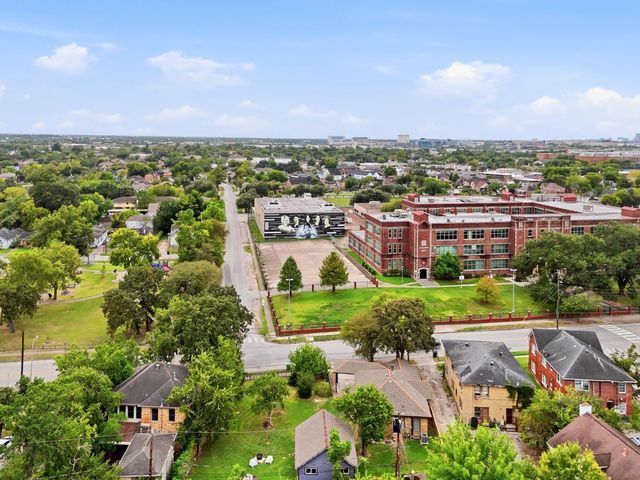 5109 Polk Street, Houston, TX 77023