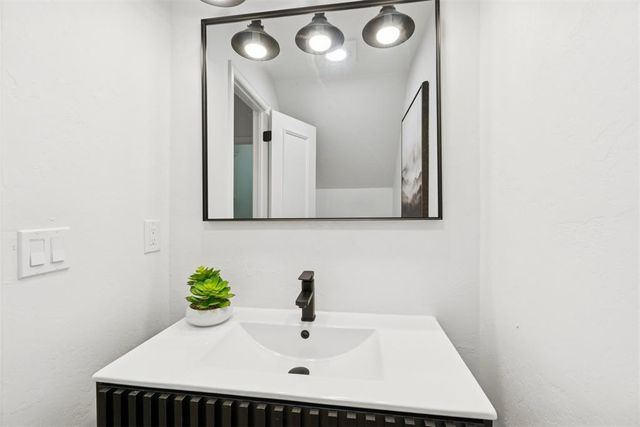 2616 Redvine Road, Edmond, OK 73034