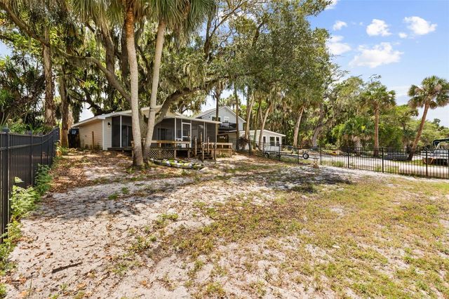 2462 FORT LANE ROAD, Geneva, FL 32732