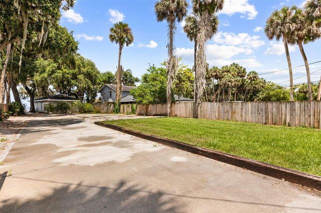 2462 FORT LANE ROAD, Geneva, FL 32732