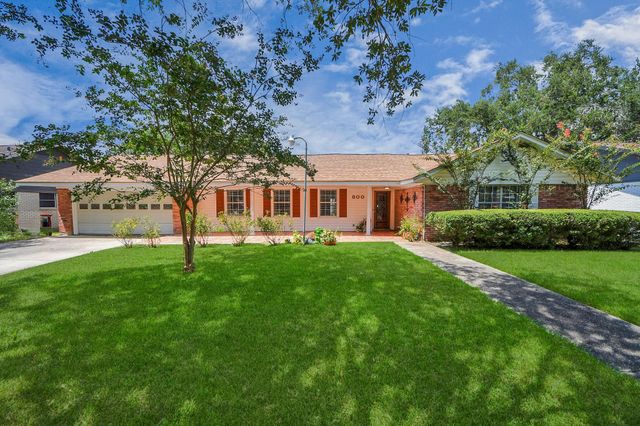 800 Rosewood Drive, Baytown, TX 77520