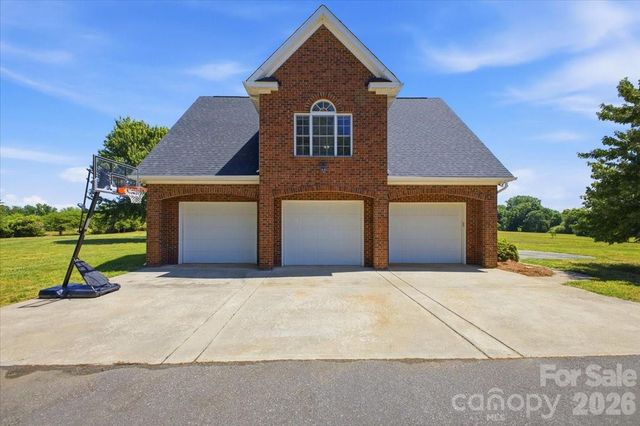 517 W CJ Thomas Road, Monroe, NC 28110