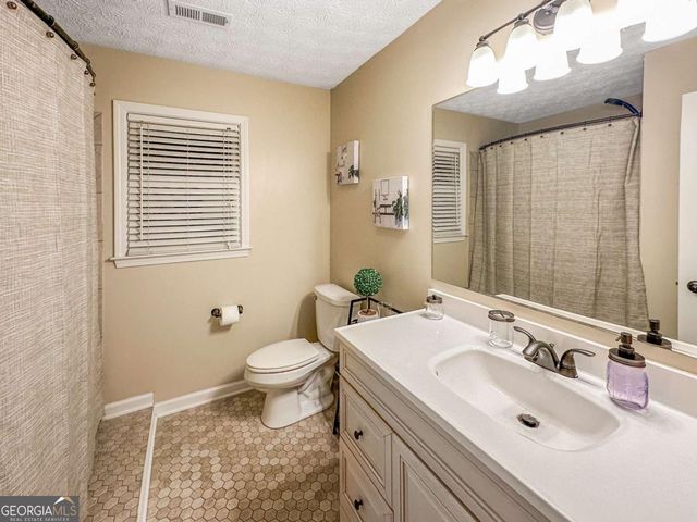 199 Amberidge Drive NW, Cartersville, GA 30121