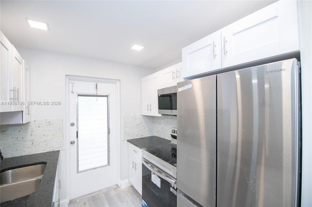 8704 NW 35th St 104, Coral Springs, FL 33065