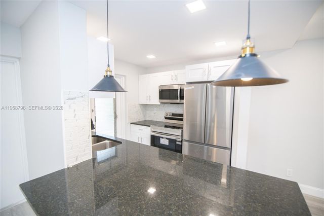 8704 NW 35th St 104, Coral Springs, FL 33065