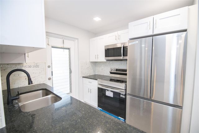 8704 NW 35th St 104, Coral Springs, FL 33065