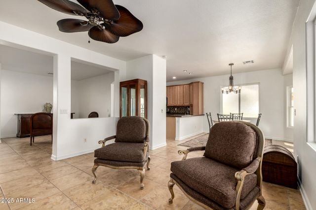 1423 E PEACH TREE Drive, Chandler, AZ 85249