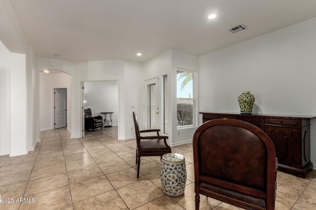 1423 E PEACH TREE Drive, Chandler, AZ 85249