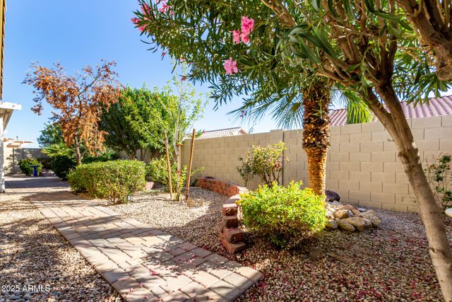 1423 E PEACH TREE Drive, Chandler, AZ 85249