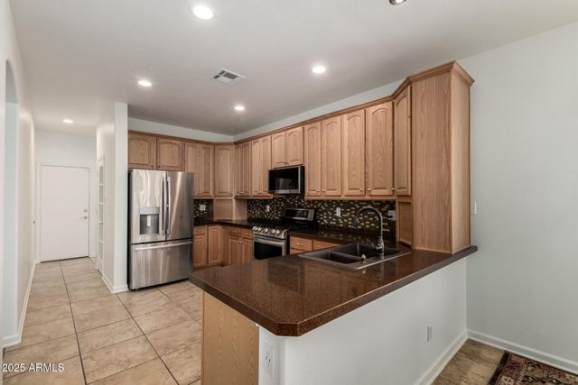 1423 E PEACH TREE Drive, Chandler, AZ 85249