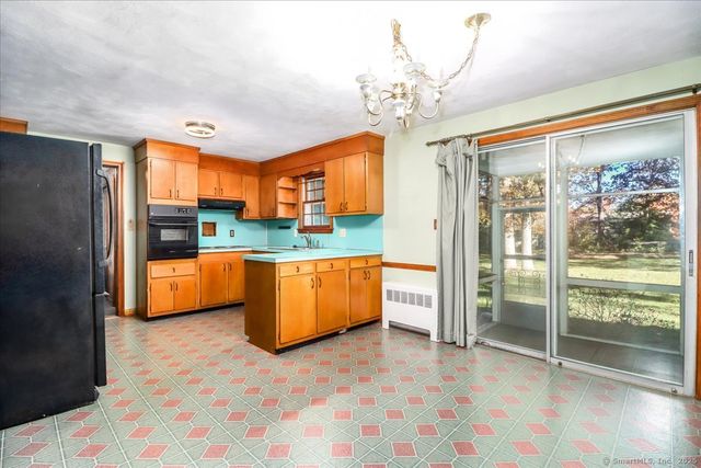 134 Brentwood Drive, Bristol, CT 06010