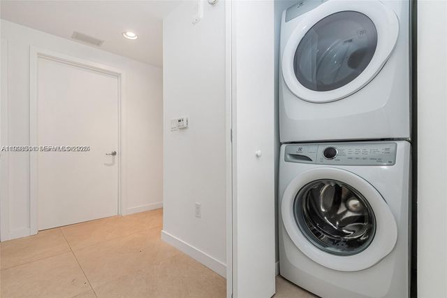 16385 Biscayne Blvd 2118, North Miami Beach, FL 33160