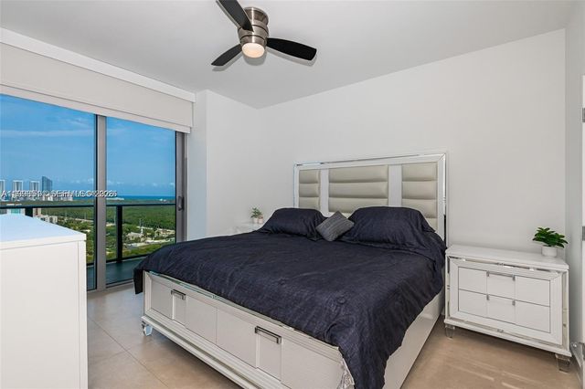 16385 Biscayne Blvd 2118, North Miami Beach, FL 33160