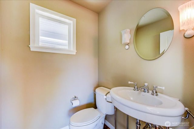 8170 Cultus Drive, Clinton, WA 98236