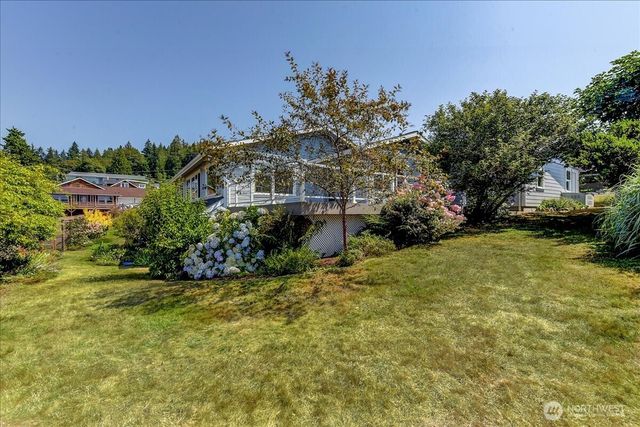 8170 Cultus Drive, Clinton, WA 98236