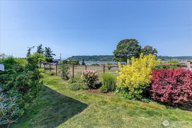 8170 Cultus Drive, Clinton, WA 98236