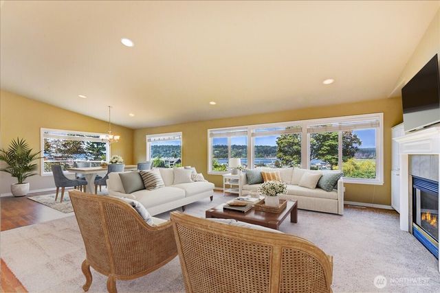 8170 Cultus Drive, Clinton, WA 98236
