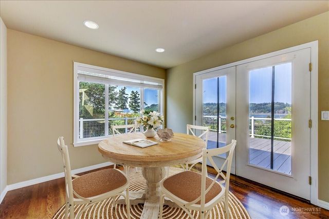 8170 Cultus Drive, Clinton, WA 98236