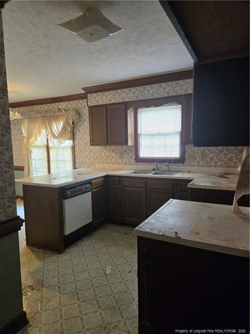514 Bayshore Drive, Fayetteville, NC 28311