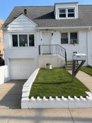 658 W Broadway, Long Beach, NY 11561