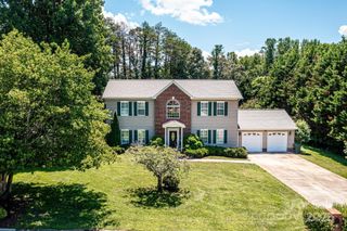 1006 Turnberry Street NE, Lenoir, NC 28645