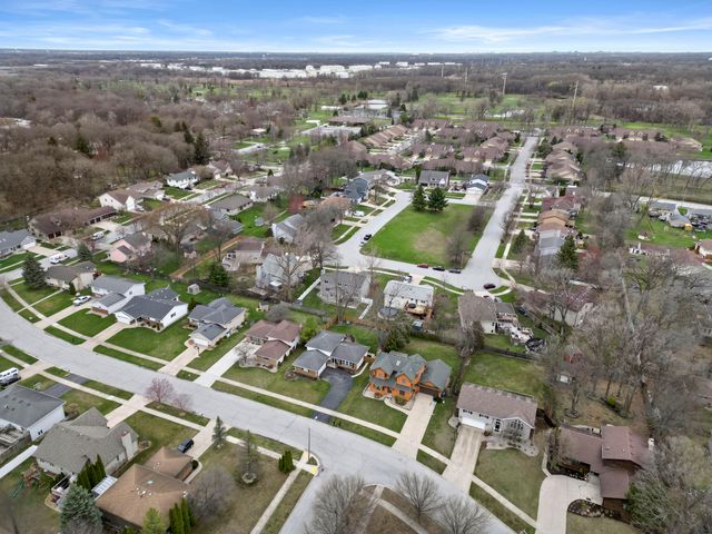 527 Britton Drive, Schererville, IN 46375