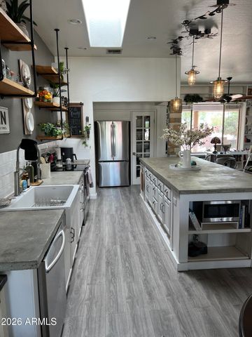 24334 W DESERT VISTA Trail, Wittmann, AZ 85361