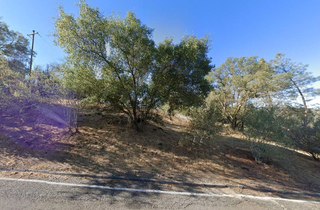Image 2 of property listing at 40800 Long Hollow Drive, Coarsegold, CA 93614
