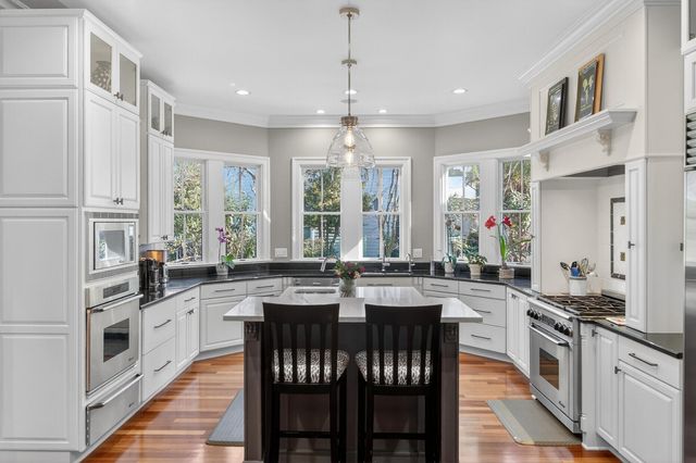 75 Delahow Street, Charleston, SC 29492