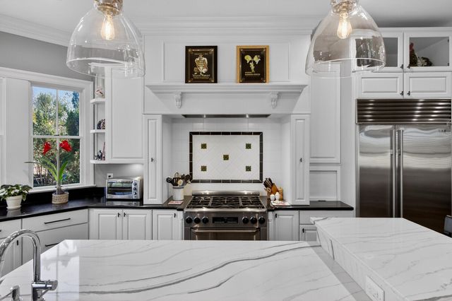 75 Delahow Street, Charleston, SC 29492