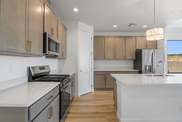 71 Cadena Loop, Los Alamos, NM 87547