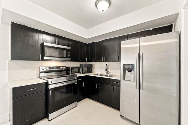 1010 Pinetree Drive, Lantana, FL 33462