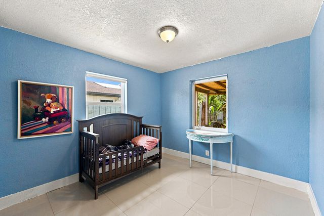 1010 Pinetree Drive, Lantana, FL 33462