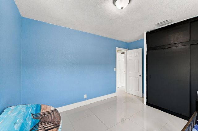 1010 Pinetree Drive, Lantana, FL 33462