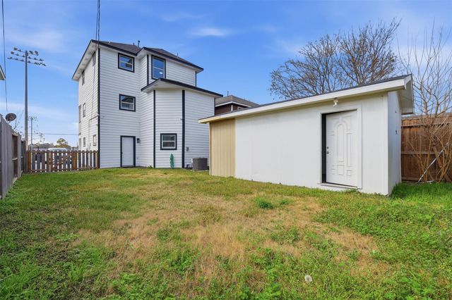 9026 Mcgallion Road, Houston, TX 77022