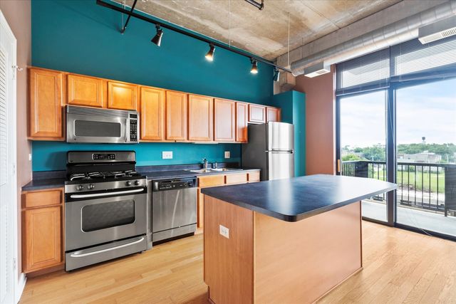 833 W 15TH Place 514, Chicago, IL 60608