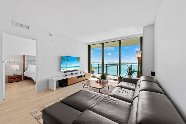 460 NE 28th St 3903, Miami, FL 33137