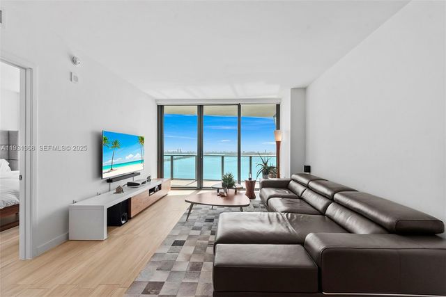 460 NE 28th St 3903, Miami, FL 33137