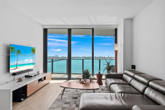 460 NE 28th St 3903, Miami, FL 33137