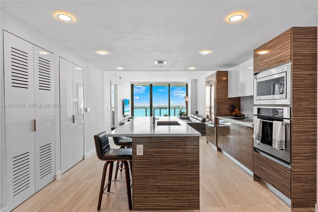 460 NE 28th St 3903, Miami, FL 33137