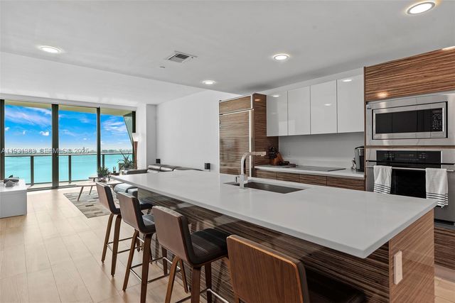 460 NE 28th St 3903, Miami, FL 33137