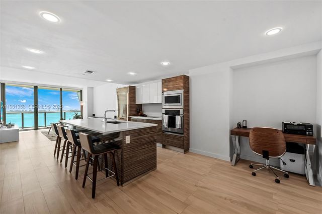 460 NE 28th St 3903, Miami, FL 33137