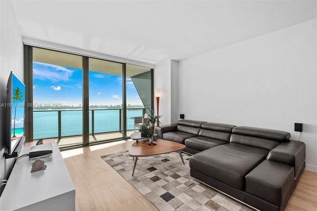 460 NE 28th St 3903, Miami, FL 33137