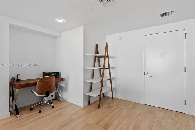 460 NE 28th St 3903, Miami, FL 33137