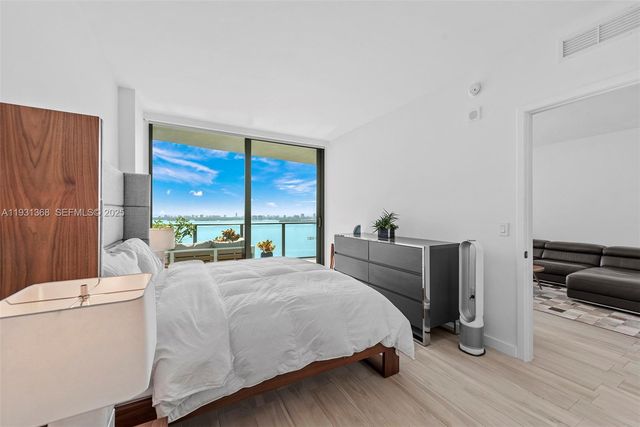 460 NE 28th St 3903, Miami, FL 33137