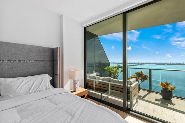 460 NE 28th St 3903, Miami, FL 33137