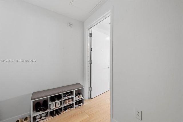 460 NE 28th St 3903, Miami, FL 33137