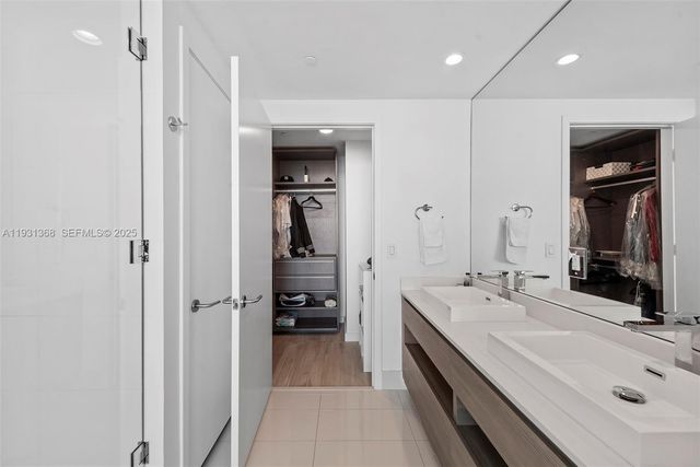 460 NE 28th St 3903, Miami, FL 33137