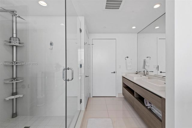 460 NE 28th St 3903, Miami, FL 33137